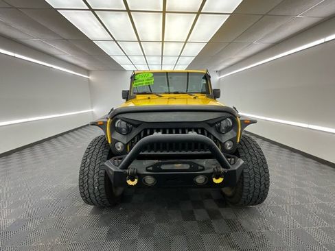 Used 2015 Jeep Wrangler Rubicon w/ Connectivity Group image 2