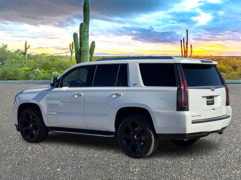 Used 2020 Cadillac Escalade Luxury image 4