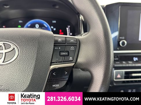 Used 2025 Toyota Camry LE FWD image 27