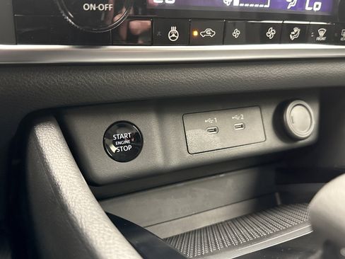 Used 2026 Nissan Rogue SV w/ Cold Weather Package AWD/4WD image 19