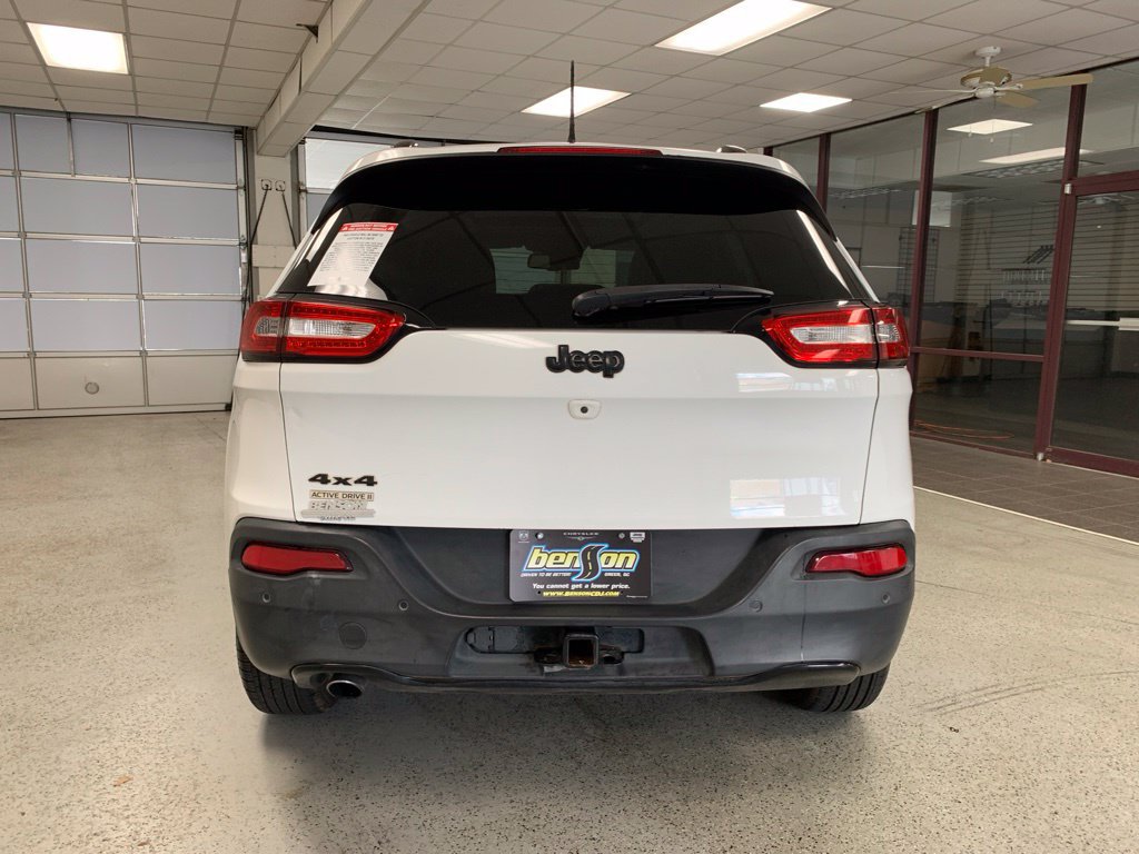 Used 2017 Jeep Cherokee Limited w/ Luxury Group AWD/4WD image 7
