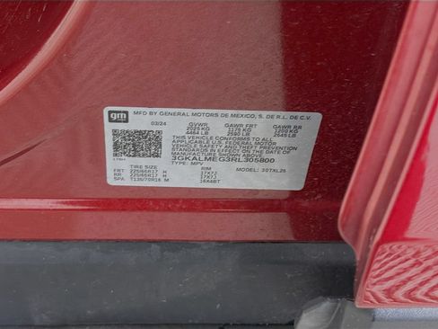 Used 2024 GMC Terrain SLE w/ Driver Convenience Package FWD image 26