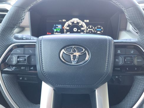 Used 2025 Toyota Sequoia Capstone AWD/4WD image 7