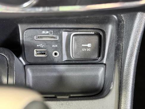 Used 2015 Jeep Cherokee Latitude w/ Comfort/Convenience Group AWD/4WD image 48