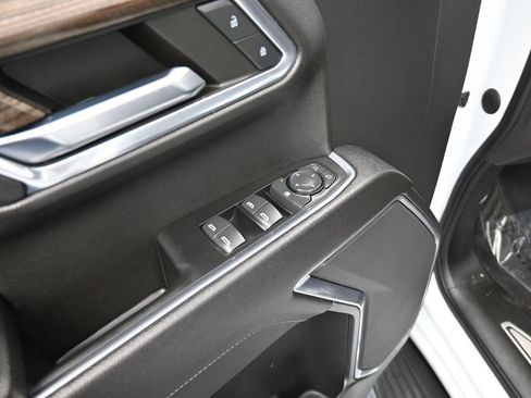 Used 2023 Chevrolet Silverado 1500 LT image 13