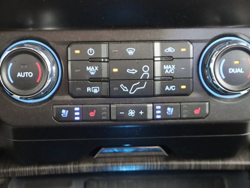 Used 2020 Ford F250 Lariat w/ Lariat Ultimate Package AWD/4WD image 22