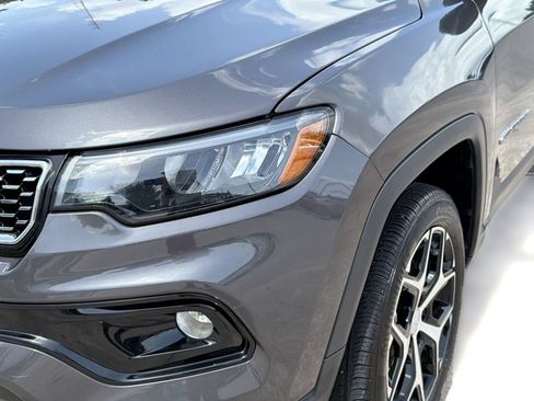 Used 2024 Jeep Compass Limited AWD/4WD image 12