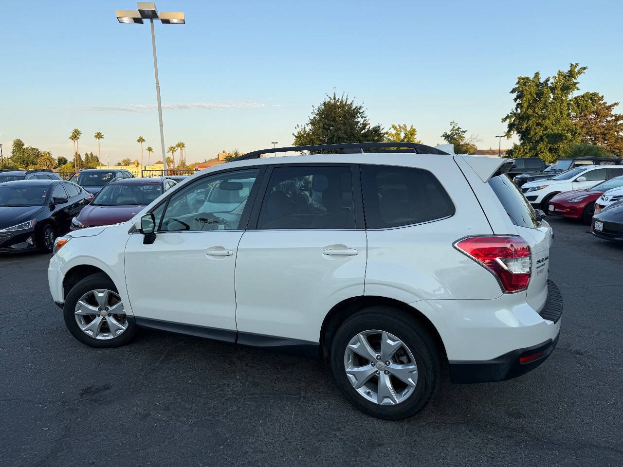 Used 2016 Subaru Forester 2.5i Limited AWD/4WD image 4