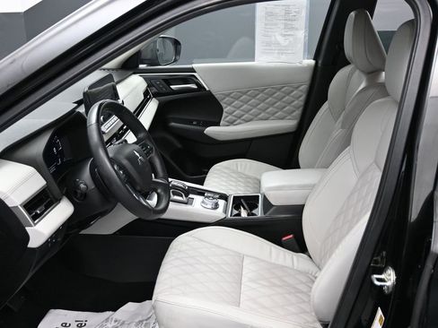 Used 2023 Mitsubishi Outlander SEL image 17