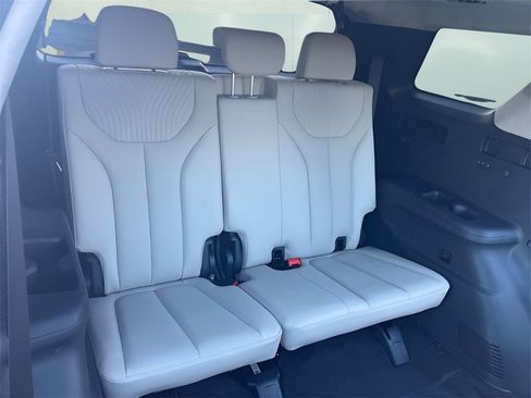 Used 2023 Hyundai Palisade Calligraphy image 35