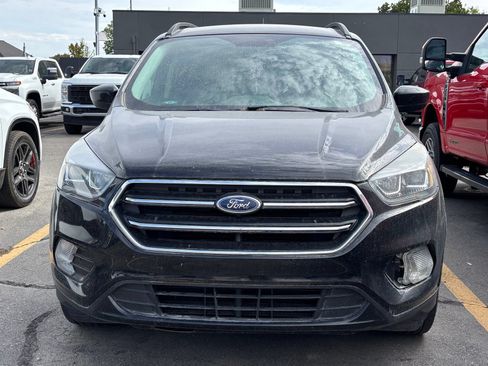 Used 2017 Ford Escape SE w/ Equipment Group 201A AWD/4WD image 2