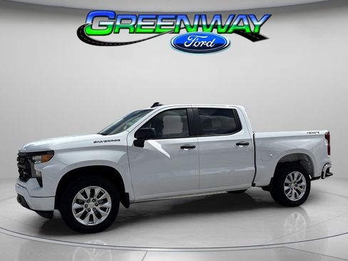 Used 2024 Chevrolet Silverado 1500 Custom image 1