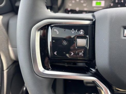 Used 2025 Land Rover Discovery Sport Dynamic SE image 21