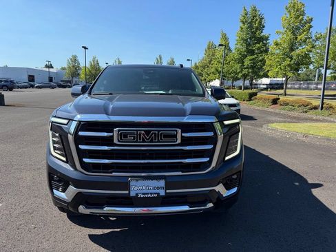 Used 2025 GMC Yukon Elevation AWD/4WD image 2