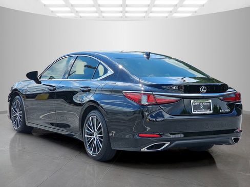 Used 2023 Lexus ES 350 w/ Premium Package image 4