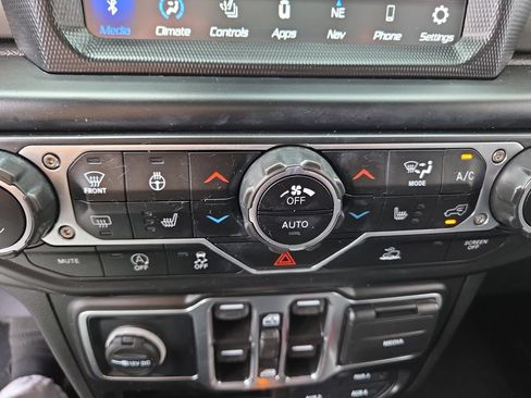 Used 2022 Jeep Wrangler Unlimited Sport AWD/4WD image 15