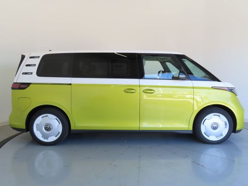 New 2025 Volkswagen ID. Buzz 1st Edition image 2