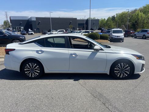 Certified 2023 Nissan Altima 2.5 SV image 4