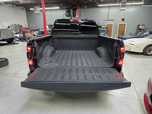 Used 2020 RAM 1500 Limited w/ Black Appearance Package AWD/4WD image 22
