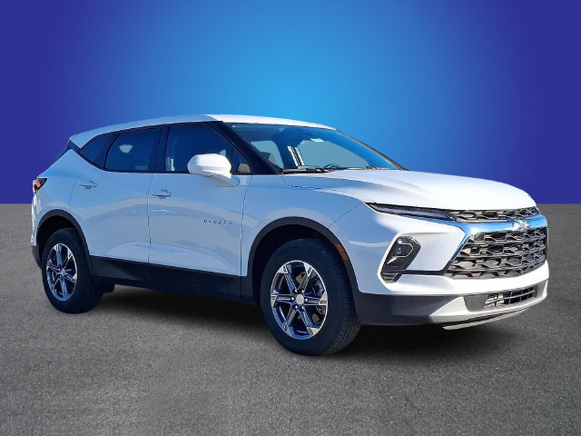 New 2024 Chevrolet Blazer LT w/ Driver Confidence Package FWD image 2