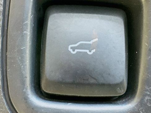 Used 2023 Ford Expedition Limited image 34