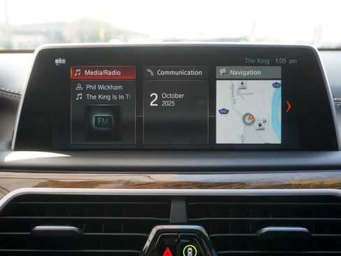 Used 2018 BMW 750i xDrive image 11
