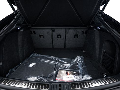 New 2025 Porsche Macan image 23