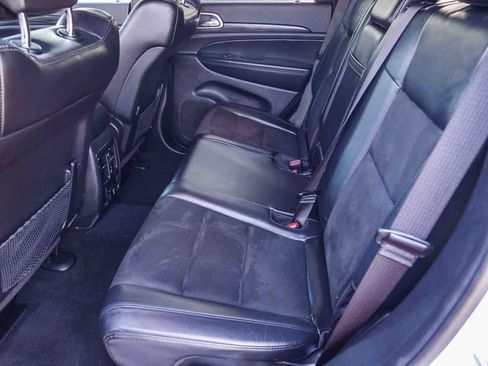 Certified 2021 Jeep Grand Cherokee Laredo X image 17