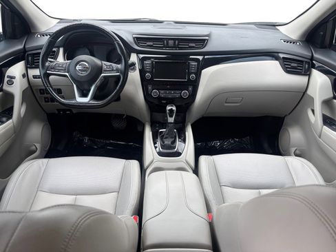 Used 2021 Nissan Rogue Sport SL w/ Premium Package image 10