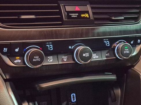 Used 2020 Honda Accord Touring image 10