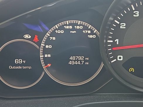 Used 2018 Porsche Panamera 4 AWD/4WD image 34