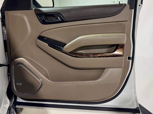Used 2018 GMC Yukon SLT image 25