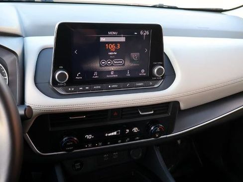 Certified 2025 Nissan Rogue SV FWD image 19