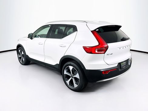 Used 2025 Volvo XC40 B5 Plus AWD/4WD image 5