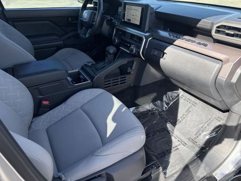 Used 2024 Toyota Tacoma SR5 AWD/4WD image 11