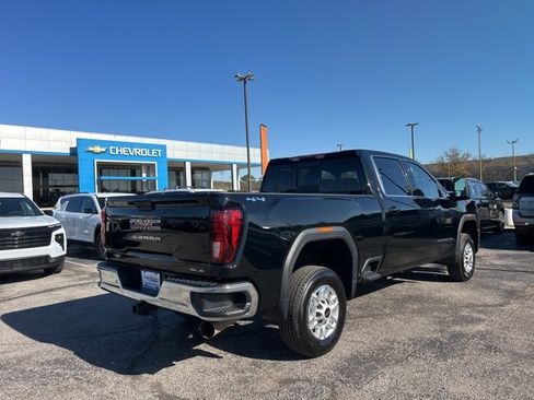 Used 2025 GMC Sierra 2500 SLE w/ Preferred Package image 3
