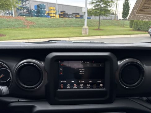 Used 2023 Jeep Wrangler Unlimited Sport AWD/4WD image 28