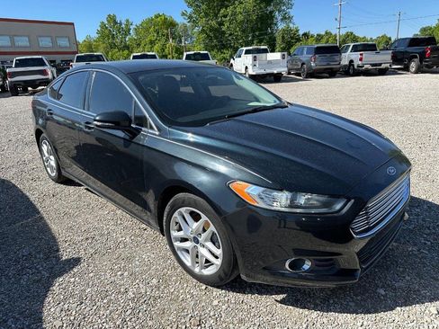 Used 2014 Ford Fusion SE w/ Equipment Group 202A FWD image 3