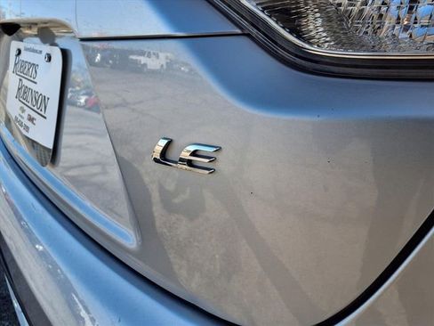 Used 2022 Toyota Corolla LE image 91