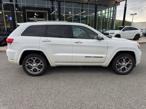 Used 2020 Jeep Grand Cherokee Overland AWD/4WD image 5