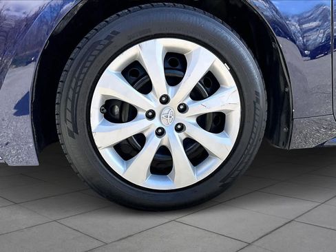 Used 2022 Toyota Corolla LE image 11