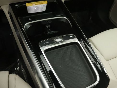 New 2026 Mercedes-Benz GLB 250 image 7