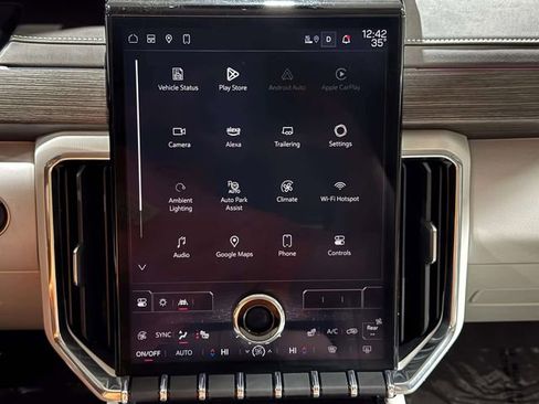 Used 2024 GMC Acadia Denali w/ Super Cruise Package image 15