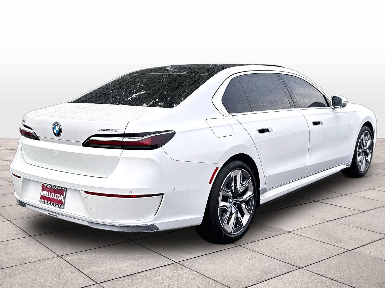 Used 2023 BMW i7 xDrive60 AWD/4WD image 8