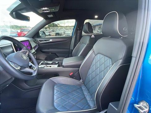 Used 2024 Volkswagen Atlas Cross Sport SEL Premium R-Line image 14