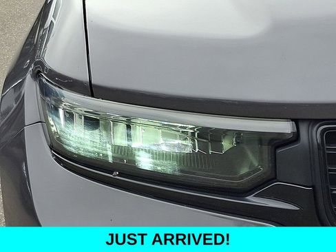 Used 2023 Jeep Grand Cherokee L Laredo image 9