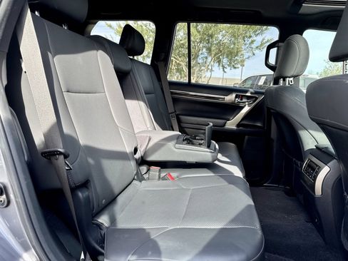 Used 2021 Lexus GX 460 Premium w/ Premium Package image 14