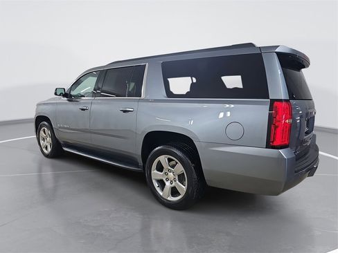 Used 2019 Chevrolet Suburban LT image 6