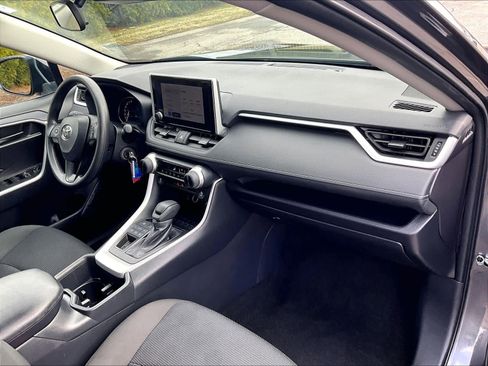 Used 2025 Toyota RAV4 LE image 14