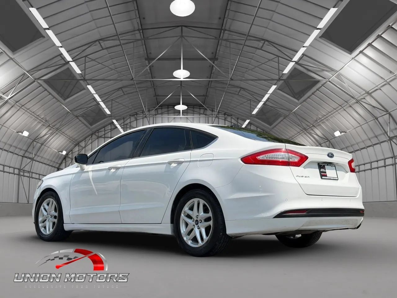 Used 2014 Ford Fusion SE FWD image 6